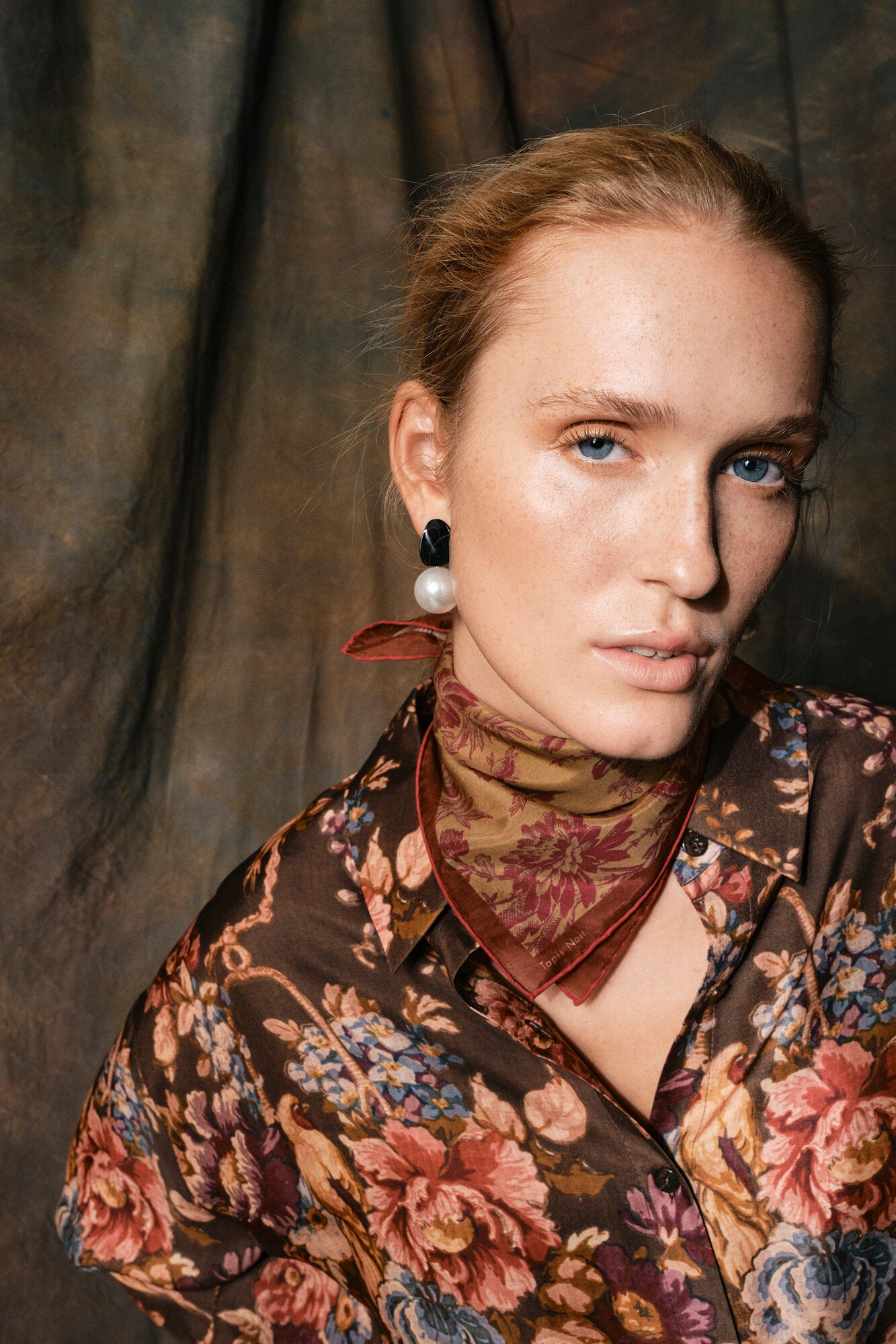 Handkerchief Dion silketørklæde - beige